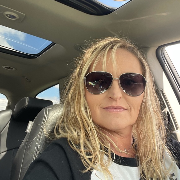 Meet your Posher, Tara - Picture 1 of 1